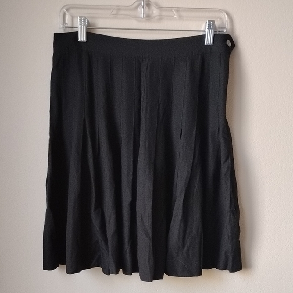 GAP Dresses & Skirts - GAP Size 12 Black Pleated A-Line Skirt